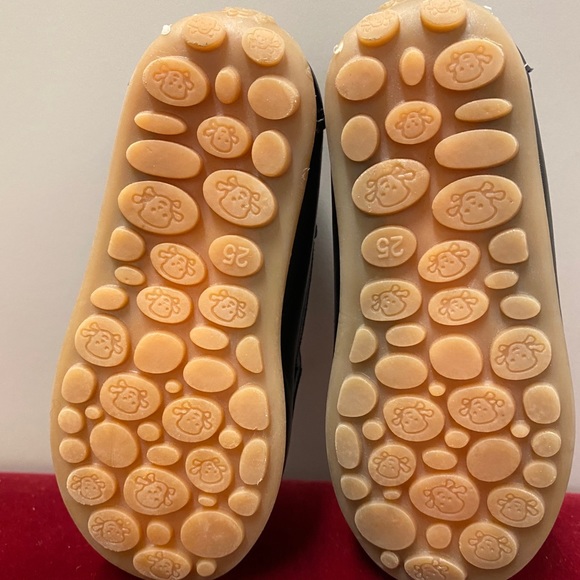 NWOT Ahcityah Black Loafers - Picture 7 of 7